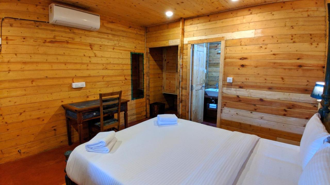 Shunyachi Lotusfeet Hotel Morjim Exterior foto